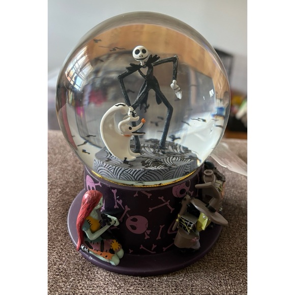 Disney The Nightmare Before Christmas Exclusive Water Globe - Picture 6 of 7